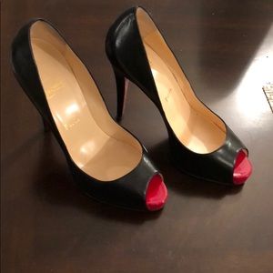 New Christian Louboutin Very Prive Peep-toe Pump